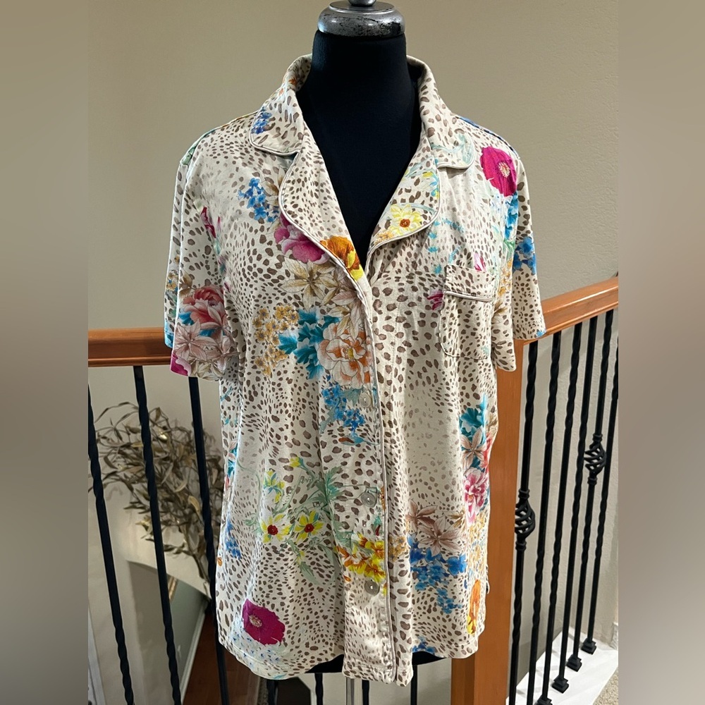 JOHNNY WAS FLORAL Animal Print Button Up PAJAMA TOP in Cream Multi, WOMEN SIZE L - Picture 3 of 8